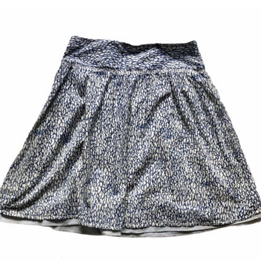 5/$25 American Eagle Patterned Skirt Size 2